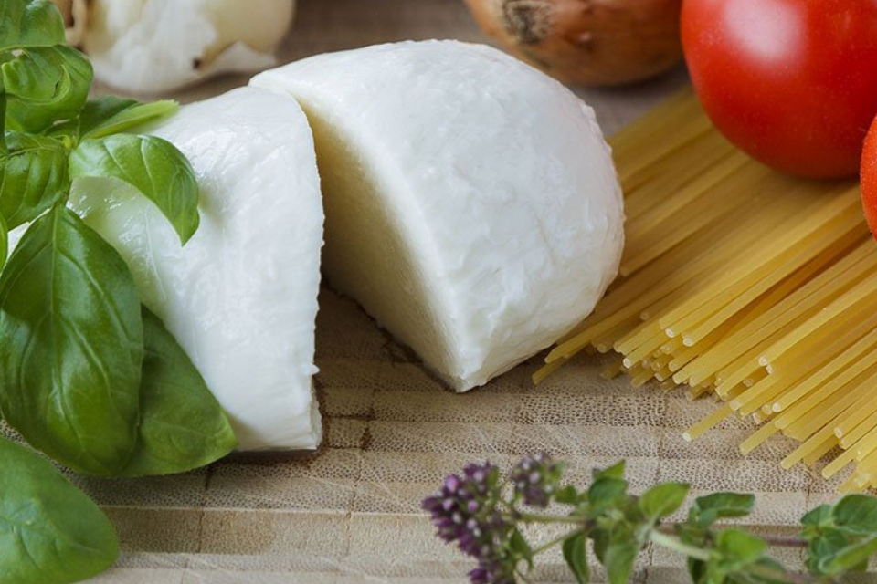 How to Dry & Preserve Your Own Italian Herb Mix [Without a Dehydrator]