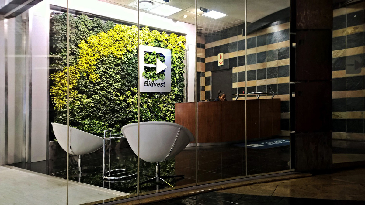 How Do Plants Impact The Workspace?