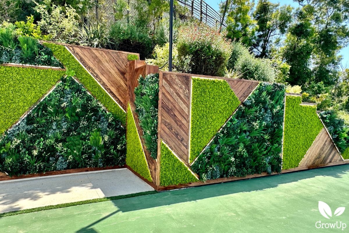 dobrik faux wall 